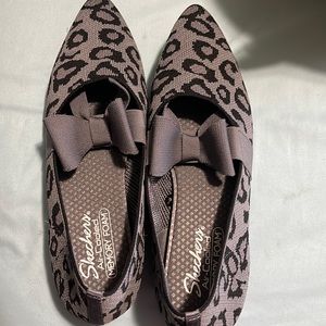 Skechers Cleo Point Washable Knit Bow Flats Wild Charmer size 10 Black leopard